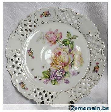 plat a tarte porcelaine ajourée fleur de rose et violette