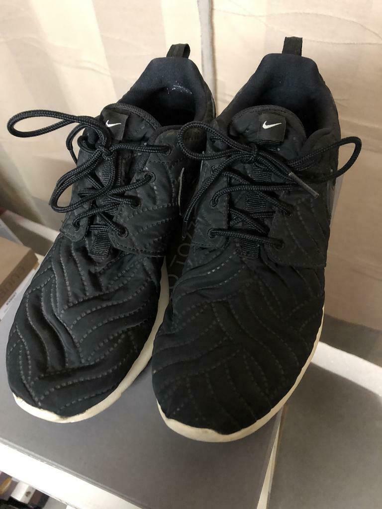 Zwarte Nike sneakers, Nike, Ophalen of Verzenden, Zo goed als nieuw, Sneakers