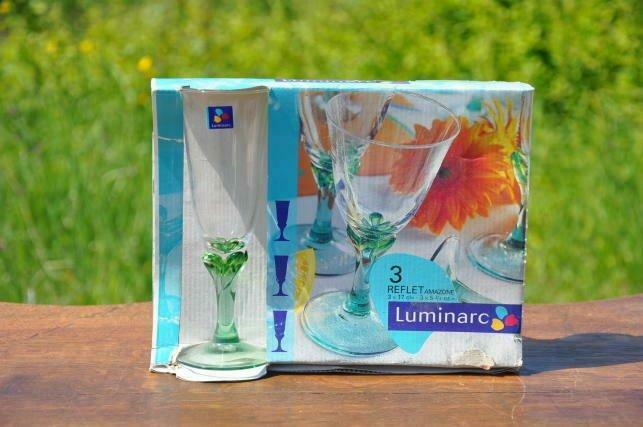 3 verres flute sur pied neuf, Enlèvement ou Envoi, Neuf, Verre ou Verres