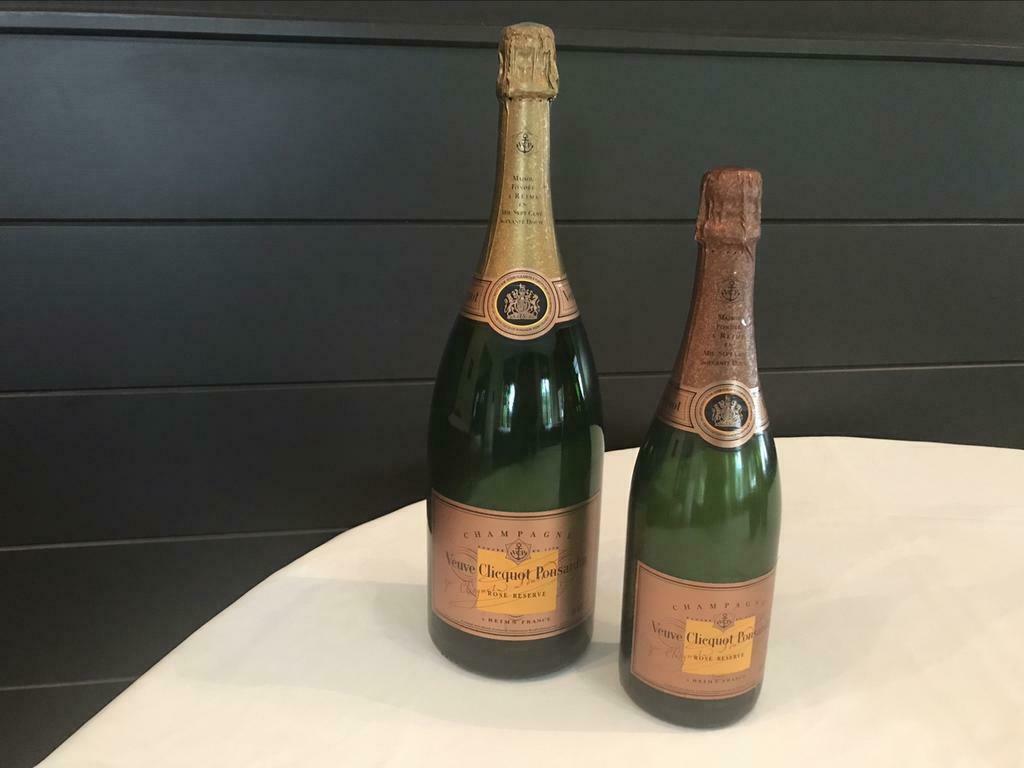 2 DUMMY flessen Vintage Rosé 0,75L + 1,5L Veuve Clicquot, Verzamelen, Ophalen of Verzenden, Zo goed als nieuw