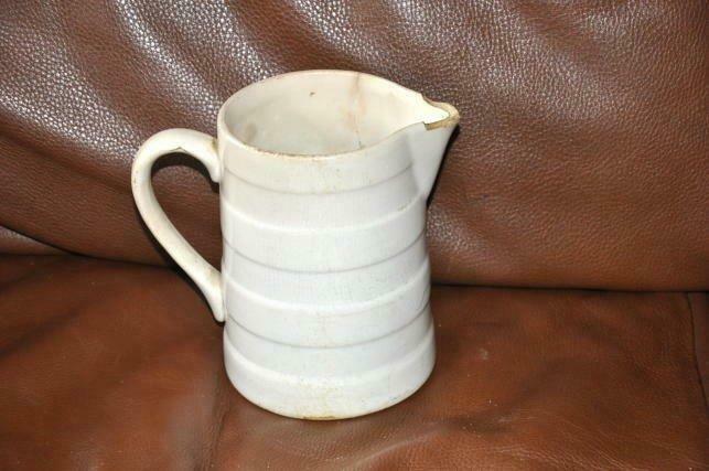 pichet art deco faience blanche  st ghislain  a restaurer, Antiquités & Art, Antiquités | Céramique & Poterie, Enlèvement