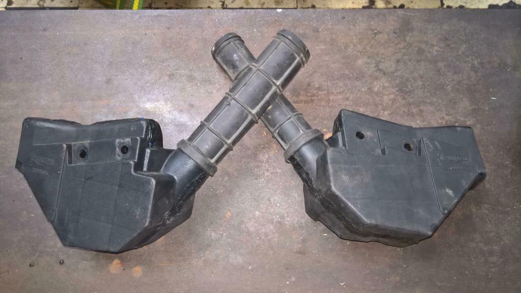 Triumph : auxilliary chamber T2200005 & 06 - air filter, Motoren, Ophalen, Gebruikt