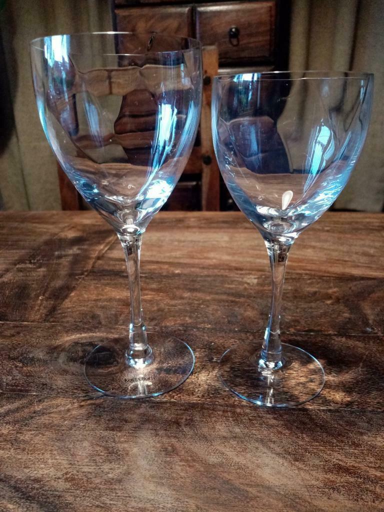 2 st. Kristal wijnglazen  Kosta Boda, Enlèvement ou Envoi, Comme neuf
