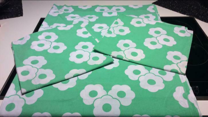 Vintage laken en 2 slopen. 2 persoons, Huis en Inrichting, Slaapkamer | Beddengoed, Overige typen, Tweepersoons, Ophalen of Verzenden