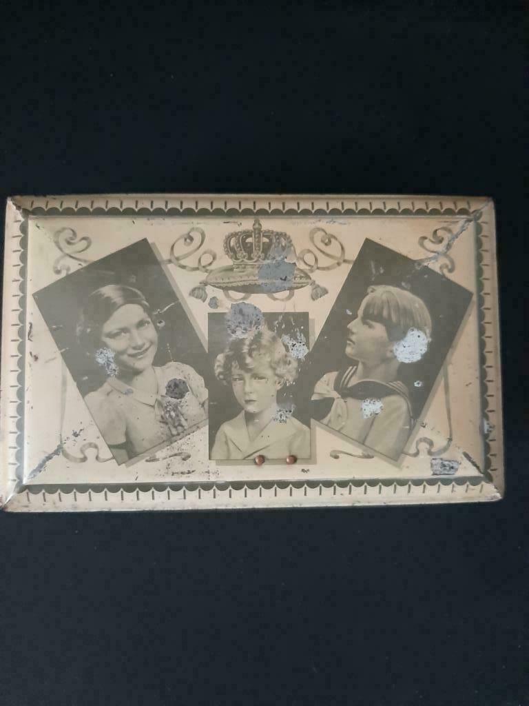 Boîte en fer blanc Josephine-Charlotte, Boudewijn et Albert, Enlèvement ou Envoi, Utilisé, Autres types