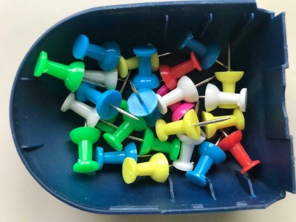 Lot nieuwe prikbord duimspijkers - 2cm (prijs/lot) (zn4971), Huis en Inrichting, Woonaccessoires | Memoborden, Ophalen of Verzenden