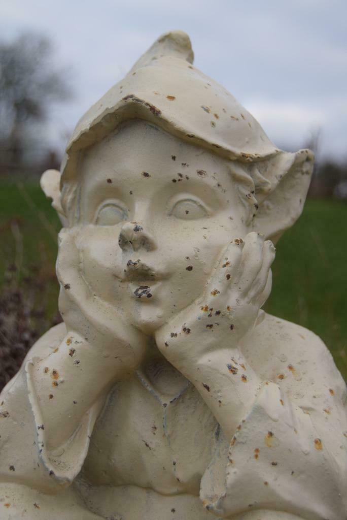 Grand lutin ,farfadet,gnome en fonte patinée, Jardin & Terrasse, Statues de jardin, Enlèvement, Comme neuf, Autres matériaux, Nain de jardin