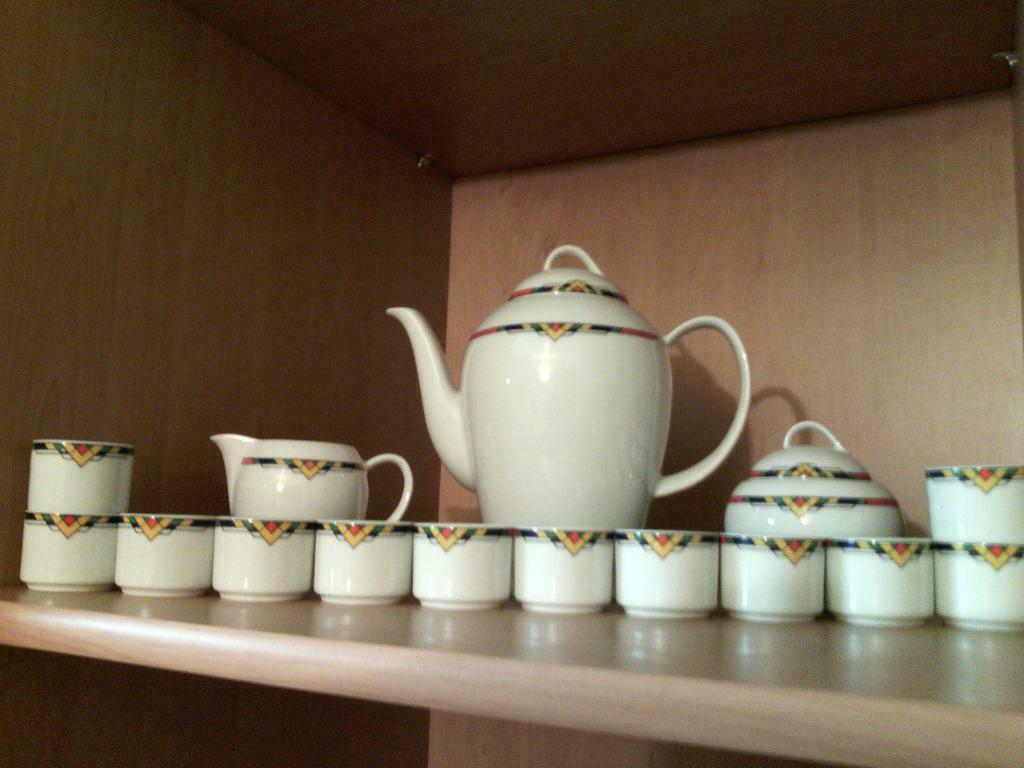 Koffiekan ,  koffiepot , melkkan , suikerpot , eierdopjes, Ophalen, Zo goed als nieuw, Overige stijlen, Overige typen