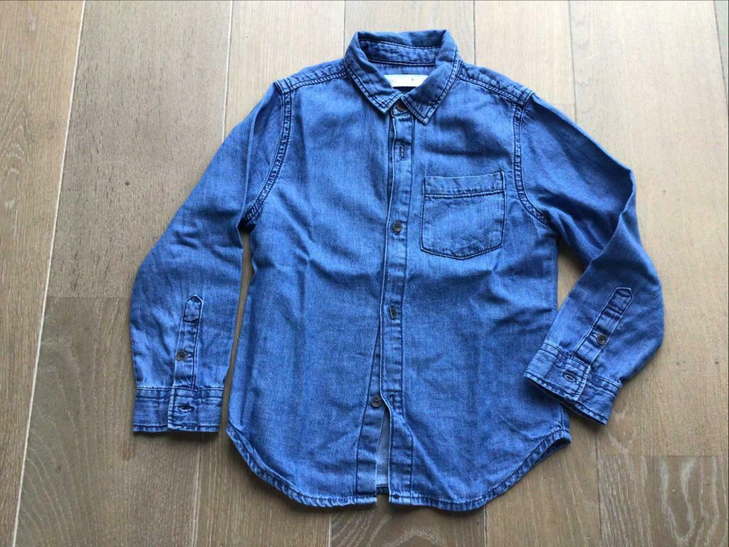 Chemise en jean Zara 6 ans, état neuf, Enfants & Bébés, Garçon, Chemise ou À manches longues, Comme neuf, Zara