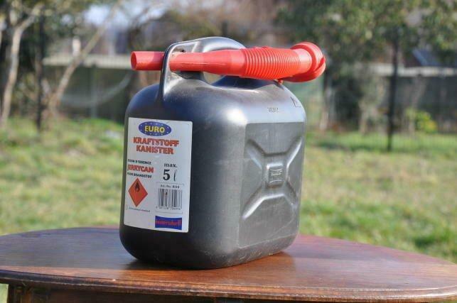 jerrican avec bec verseur 5l, Utilisé