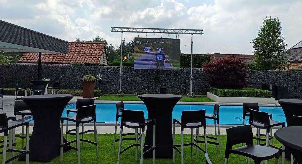 Modulair ledscherm P3.9 van 2.5m² tot...in/outdoor, Enlèvement, Comme neuf, TV et Émetteurs