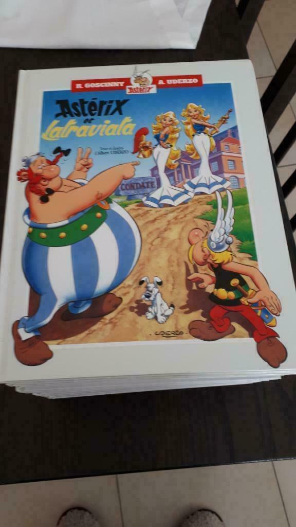 Asterix dubbel album, Boeken, Stripverhalen, Meerdere stripboeken, Ophalen, Nieuw, Uderzo