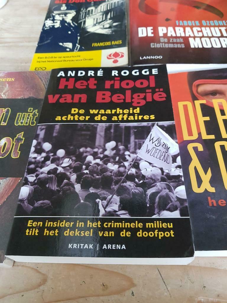 Het riool van België André Rogge De waarheid achter de aff, Ophalen of Verzenden, Zo goed als nieuw