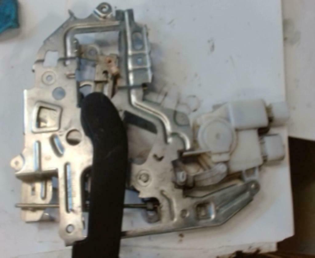 Serrure de porte arrière Renault Master 3 8200766888, Autos : Pièces & Accessoires, Petit matériel, Renault, Utilisé, Enlèvement ou Envoi