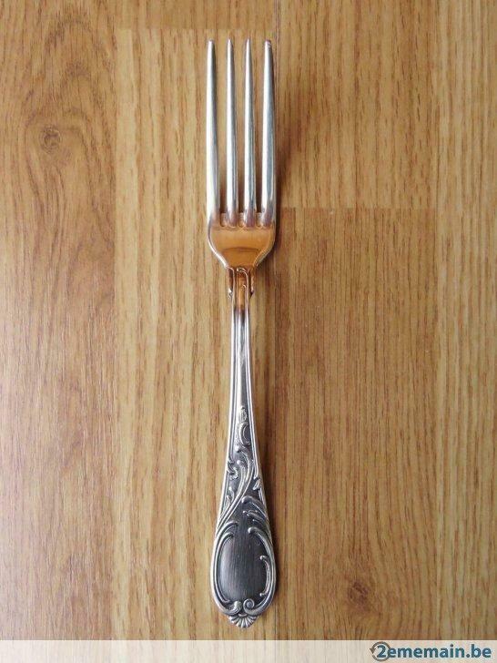 superbe fourchette en argent pointçonné et finement ciselé, Antiquités & Art