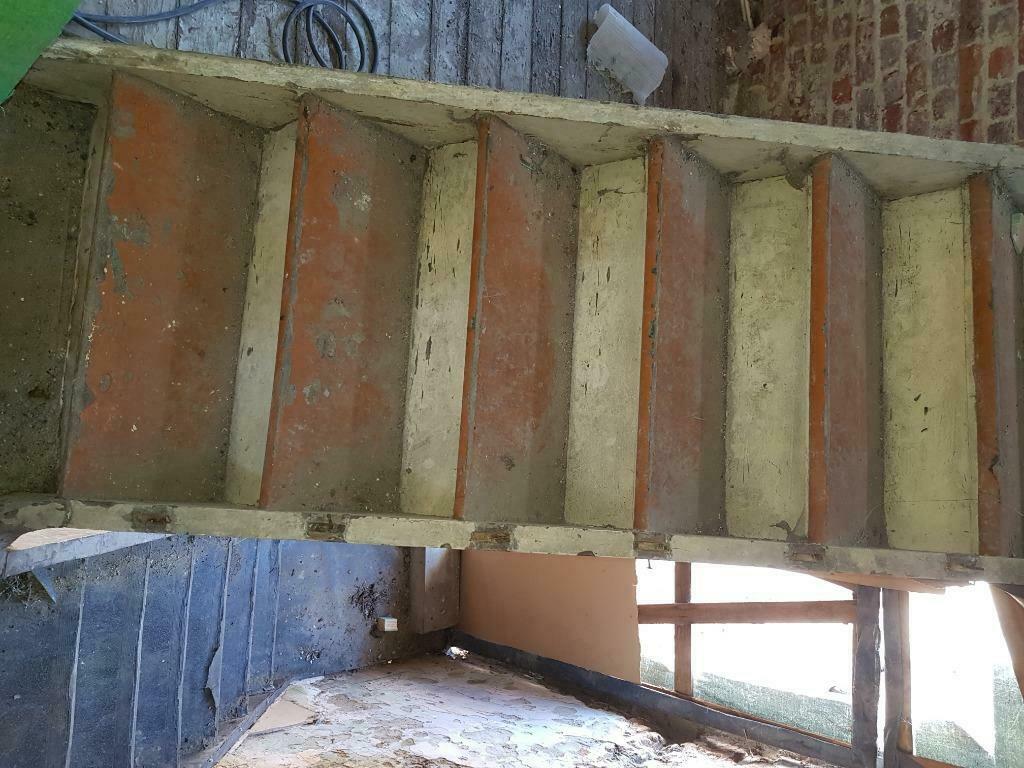 escalier prix pour 1 volée larg.  70 ou 80 0478.28.75.33, Bricolage & Construction, Bois & Planches, Enlèvement ou Envoi, 250 à 300 cm