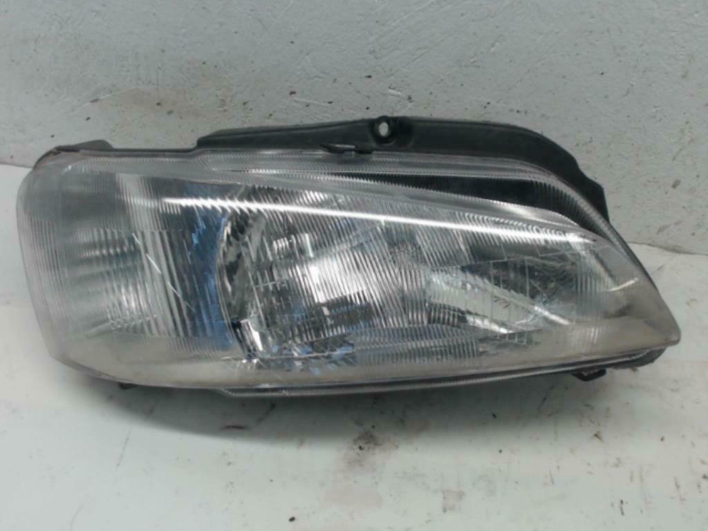 phare  droit peugeot  106 phase  1, Enlèvement ou Envoi, Utilisé, Peugeot