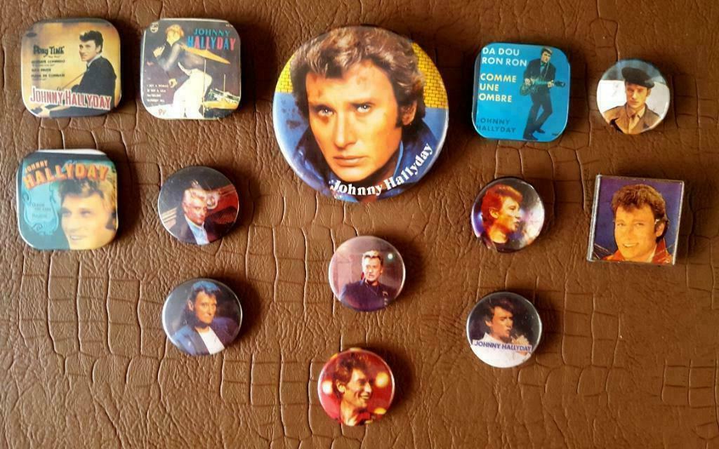 Divers Badges : "JOHNNY HALLYDAY" (13 pièces), Collections, Collections Autre, Comme neuf, Enlèvement ou Envoi