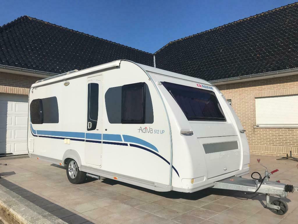 Adria Adiva 512 UP, Caravanes & Camping, Caravanes, Entreprise, jusqu'à 4, 1000 - 1250 kg, Banquette en rond, Adria, Lit fixe