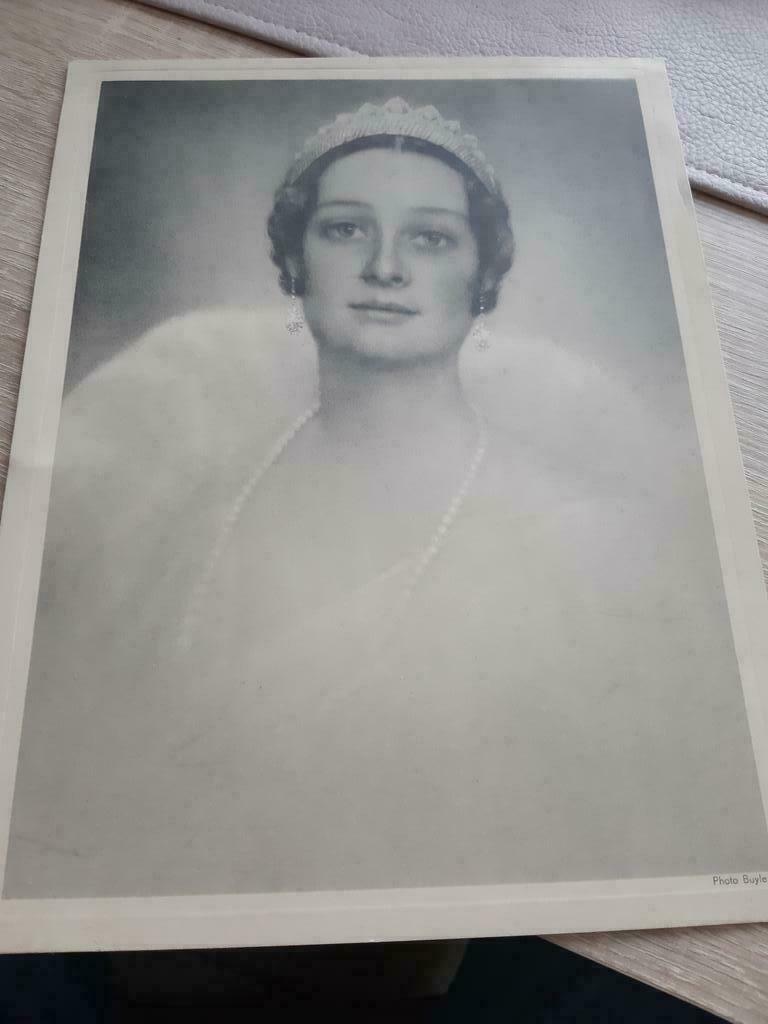 Grands caractères Reine Astrid, Collections, Enlèvement ou Envoi, Comme neuf, Carte, Photo ou Gravure