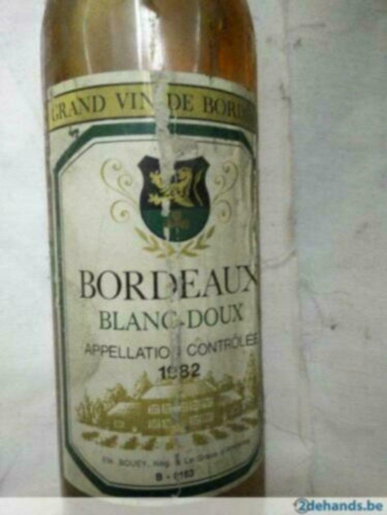Bouteille de vin Grand vin de Bordeaux Blanc Doux 1982, Collections, Neuf, Enlèvement ou Envoi, Pleine, Vin blanc