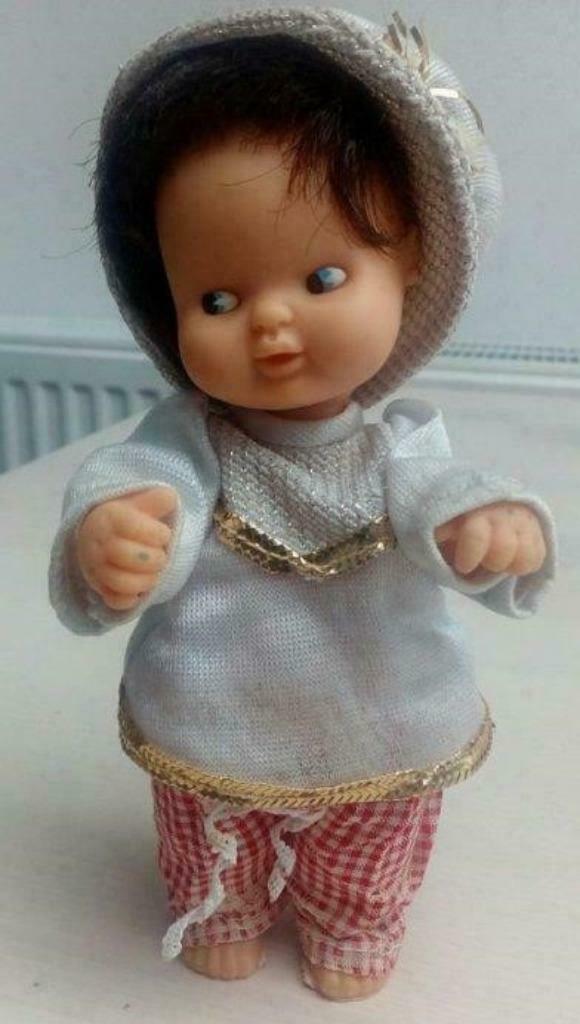 Vintage popje merk Famosa spain jaren 70, Verzamelen, Ophalen of Verzenden, Zo goed als nieuw, Pop