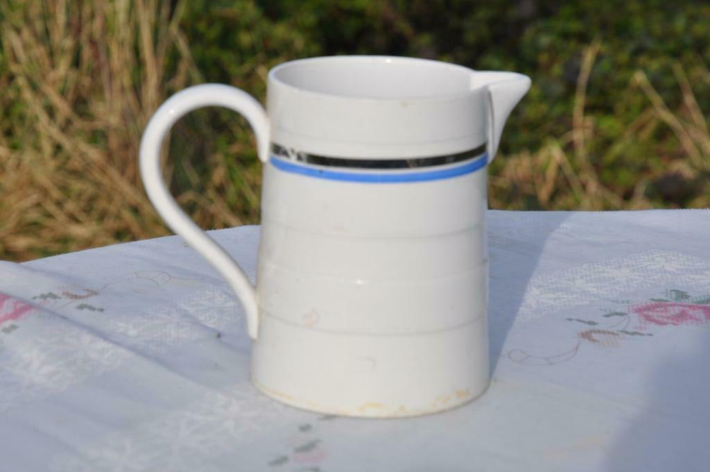 §  pot au lait art deco saint Ghislain, Antiquités & Art, Enlèvement ou Envoi