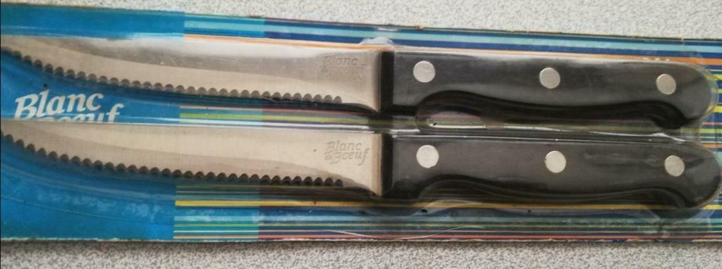 2 steakmessen, Huis en Inrichting, Keuken | Bestek, Ophalen of Verzenden, Nieuw