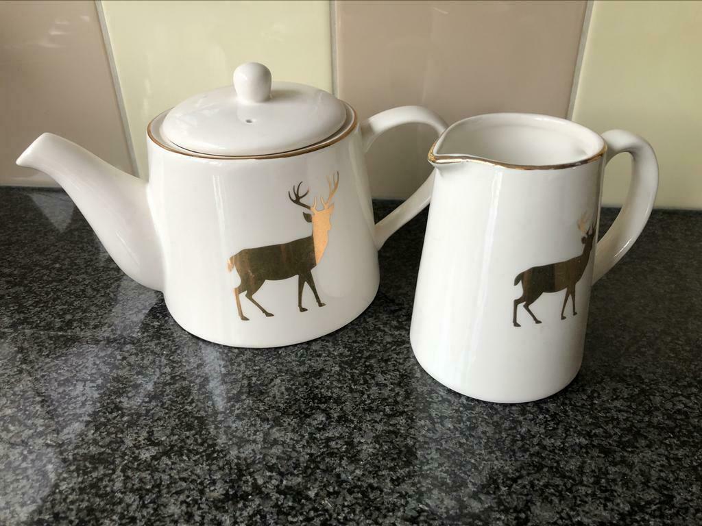 Théière et pot à lait renne Noël, Maison & Meubles