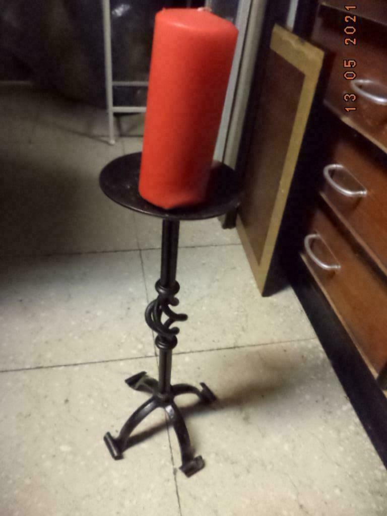 Kandelaar van smeedijzer met vaste opvangschaal. Zgan !, Enlèvement ou Envoi