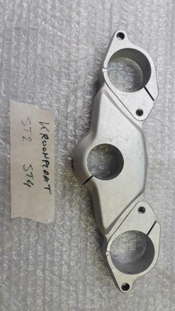 Ducati  ST2 ST4 Monster S4 pince triple 34110281A, Motos, Enlèvement ou Envoi, Utilisé