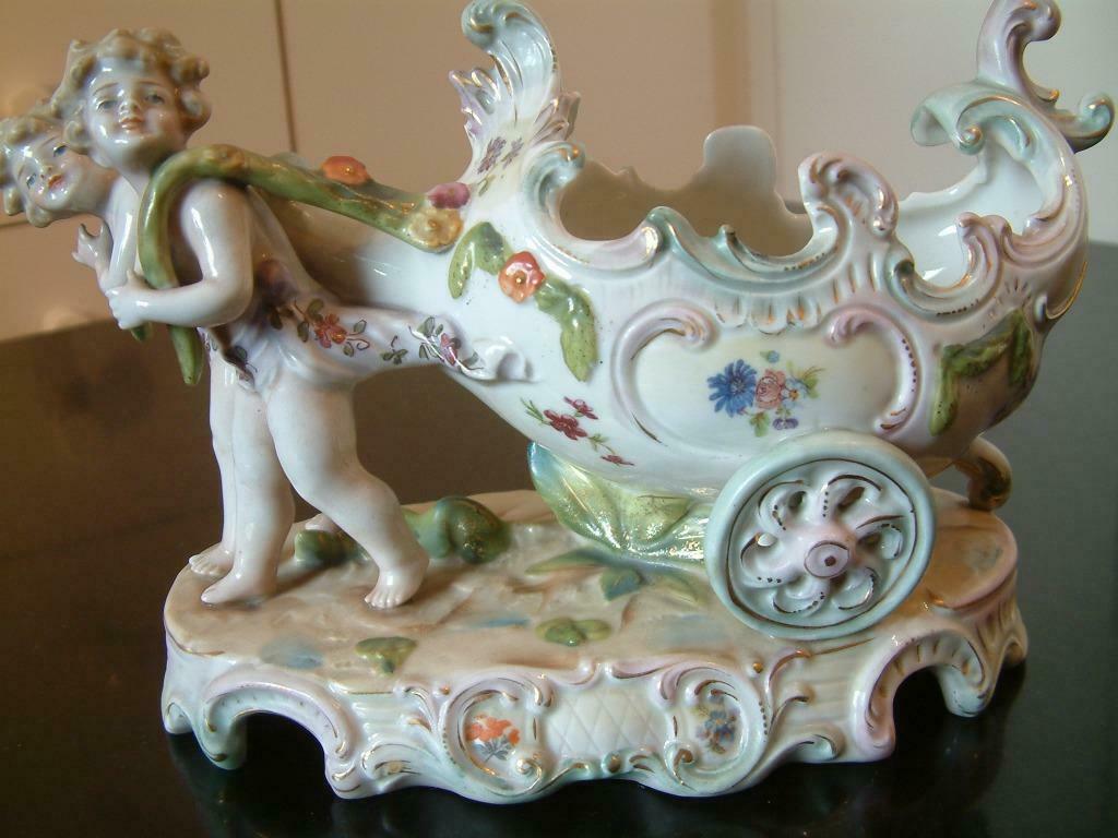 Porcelaine /Saxe 19e - La paire : Deux  chars et chérubins, Antiquités & Art, Enlèvement