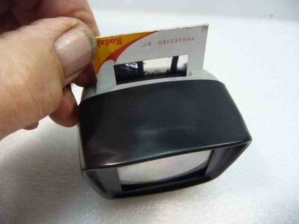 Projecteur pour dias 3 Suisses - parfait état, TV, Hi-fi & Vidéo, Projecteurs dias, Enlèvement ou Envoi, Neuf, Avec écran