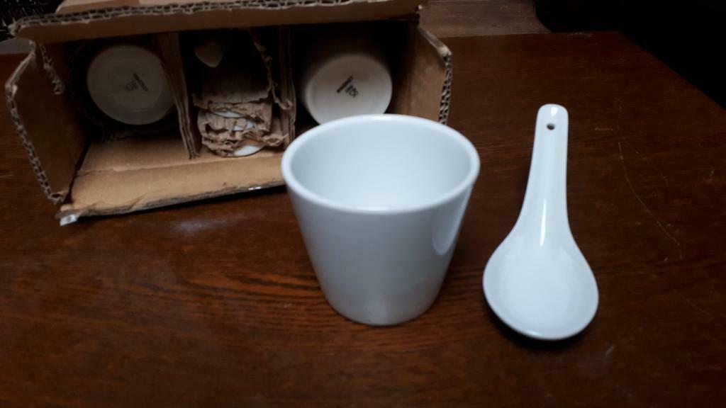 6 tasses et cuillères, Maison & Meubles, Enlèvement ou Envoi