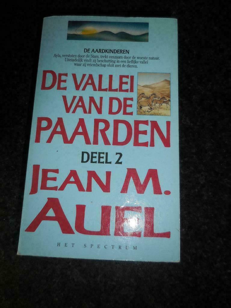 [2210]boek : de vallei van de paarden deel 2 Jean M Auel, Boeken, Ophalen of Verzenden, Zo goed als nieuw, Jean m auel