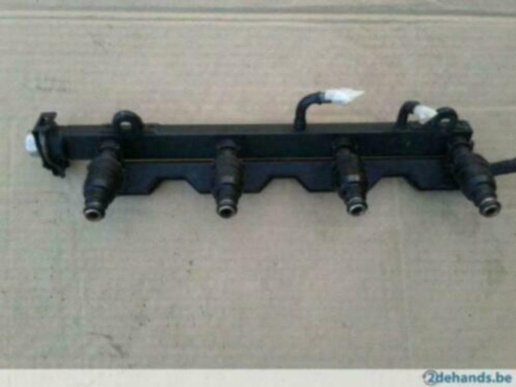 BMW E30 E36 brandstof-rail  + 4 verstuivers, Autos : Pièces & Accessoires, Moteurs & Accessoires, Enlèvement ou Envoi, Utilisé