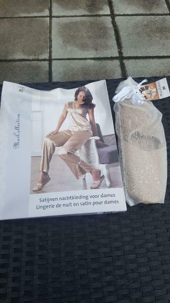 Goudkleurige pyjama M40, Enlèvement ou Envoi, Vêtements de nuit