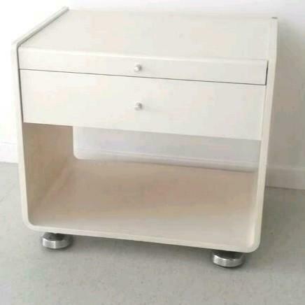 Joli et original chevet roulettes chromé 1 tiroir 1 plateau, Maison & Meubles, Enlèvement, Utilisé