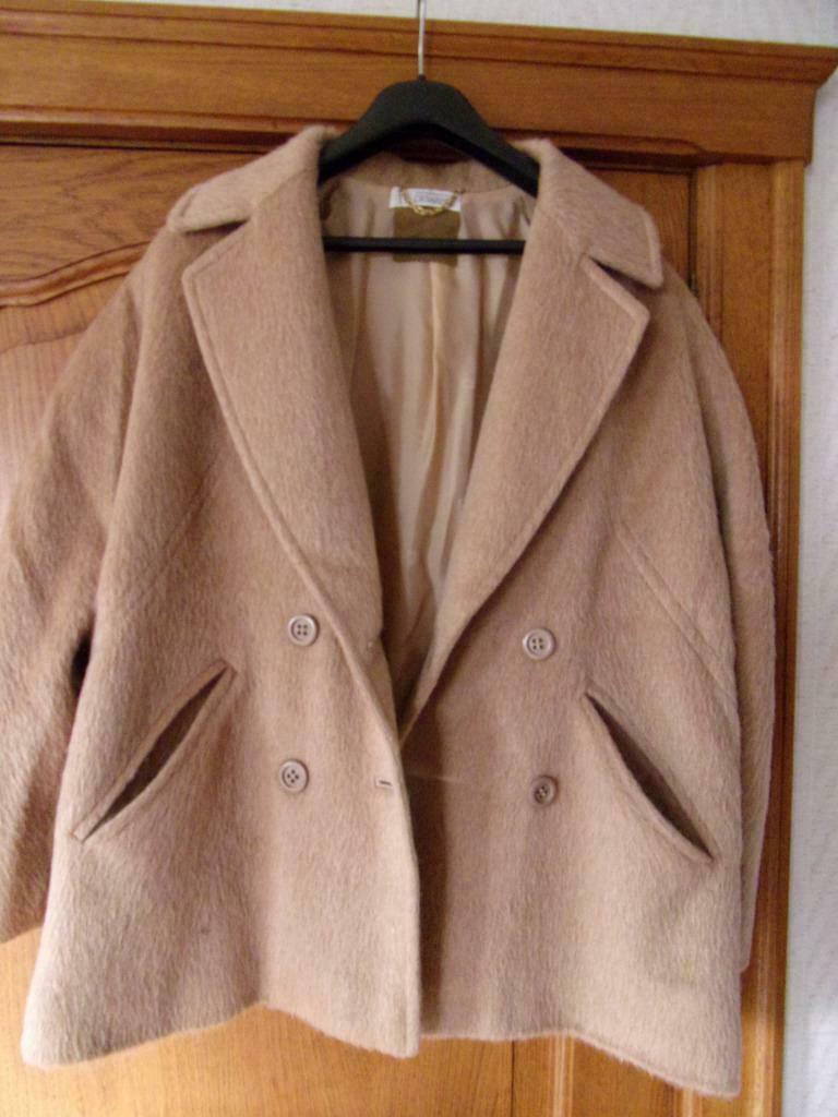 Veste dames en laine DESARBRE Paris                 A SAISIR, Vêtements | Femmes, Enlèvement ou Envoi, Comme neuf, Taille 38/40 (M)