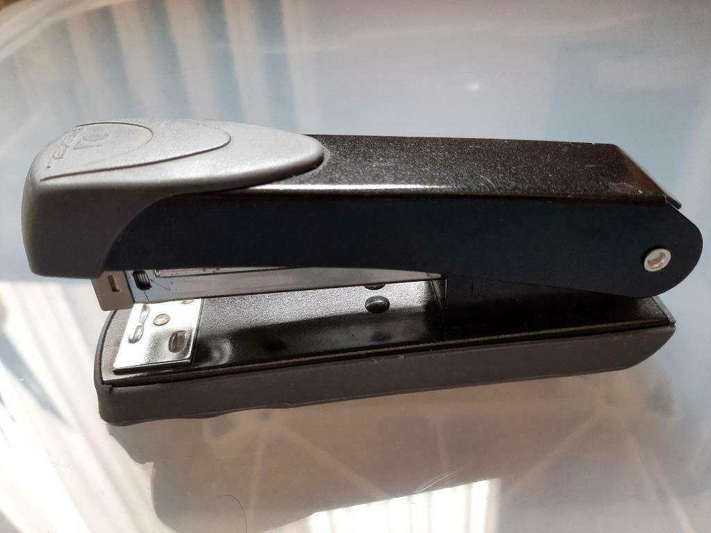 Nietjesmachine Rexel Beta - zwartgrijs, Ophalen, Zo goed als nieuw