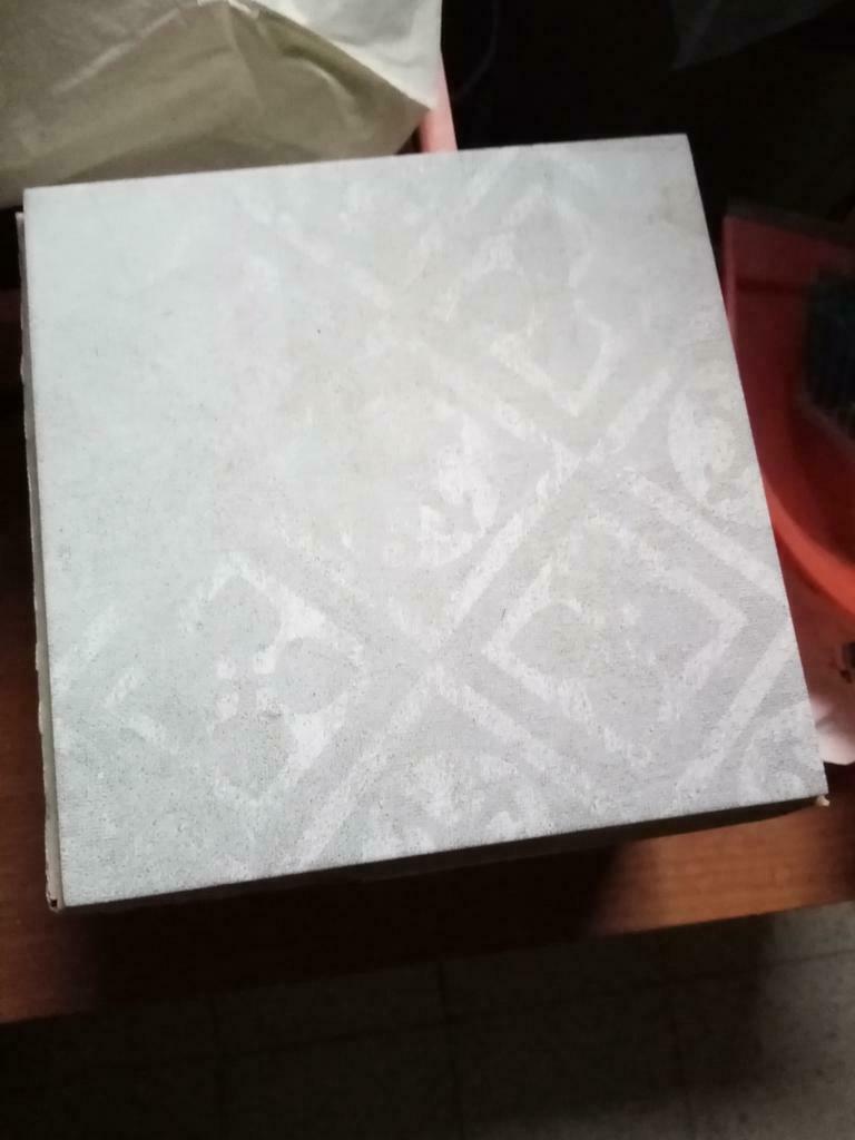 CERLAT ARREZZO 22 grijze tegel (1 doos), Ophalen of Verzenden, Nieuw