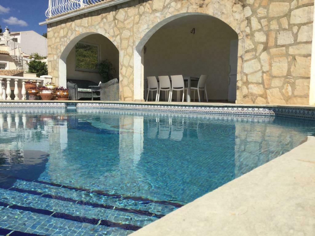 Villa Anita/Calpe, zeezicht, jacuzzi, 15 personen, 4 of meer slaapkamers, Costa Blanca, Stad