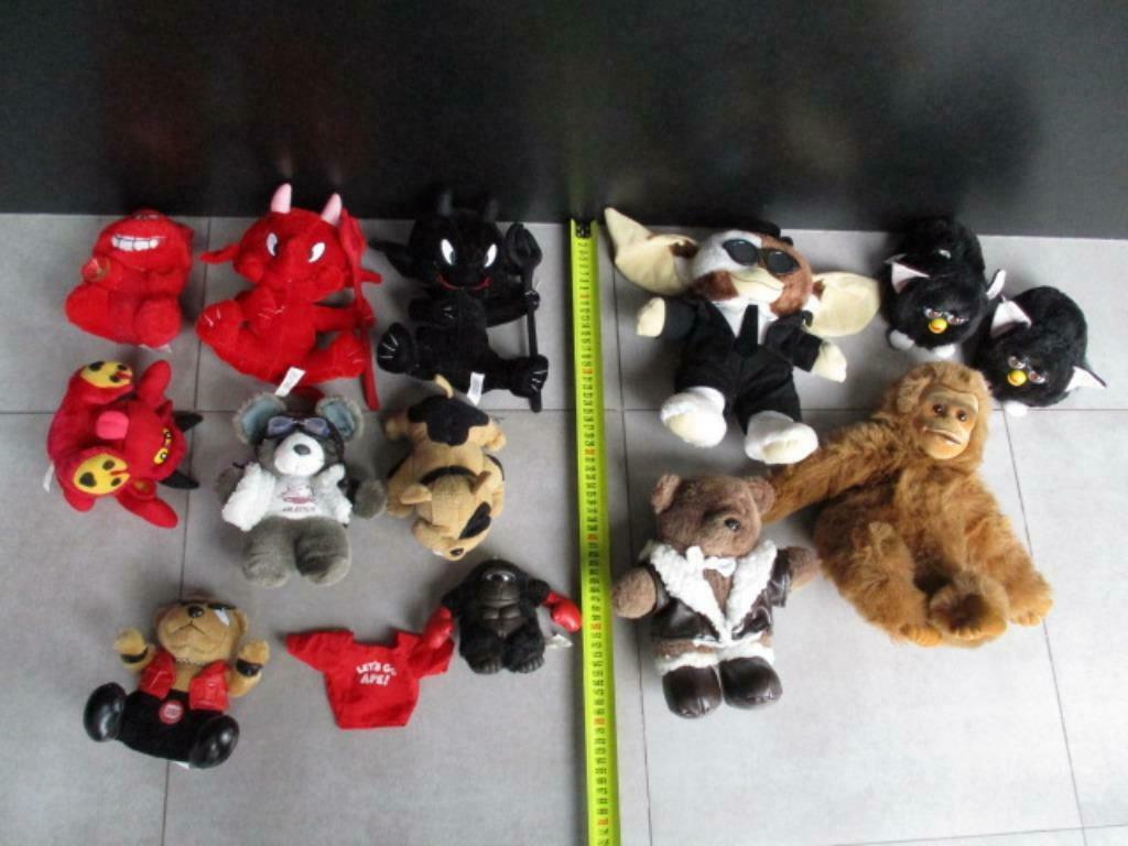 rode duivels en ruige knuffels beertjes, Collections, Poupées, Utilisé, Accessoires, Enlèvement ou Envoi