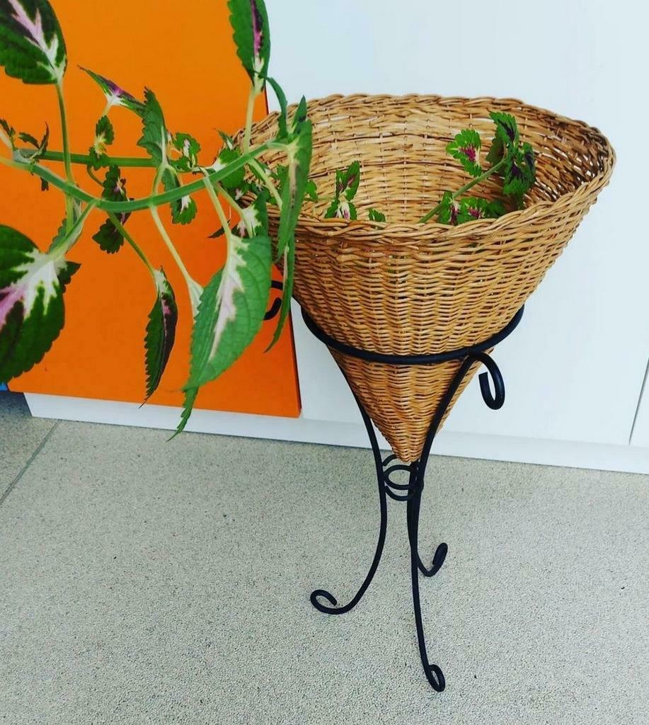 Support pour plantes en rotin base en métal, Enlèvement ou Envoi