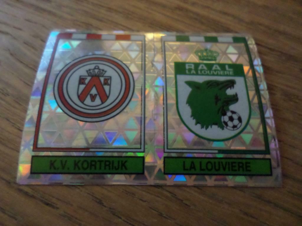 Emblème COURTRAI - LA LOUVIERE Panini Foot Belgique 95 nº365, Enlèvement ou Envoi, Neuf, Cartes de joueur