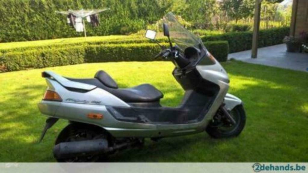 yamaha majesty 250 alle onderdelen afzonderlijk, Motos, Enlèvement ou Envoi, Utilisé