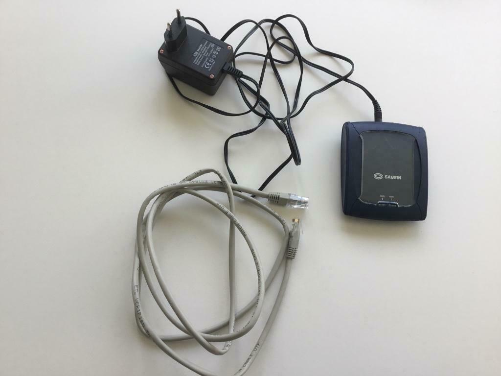 sagem adsl adapter modem router  Met kapel UTP   220 volt, Ophalen of Verzenden, Gebruikt, Sagem