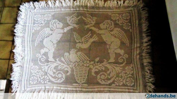 handwerk- zelfgehaakt tafeltapijt in katoen- engeltjes, Nieuw