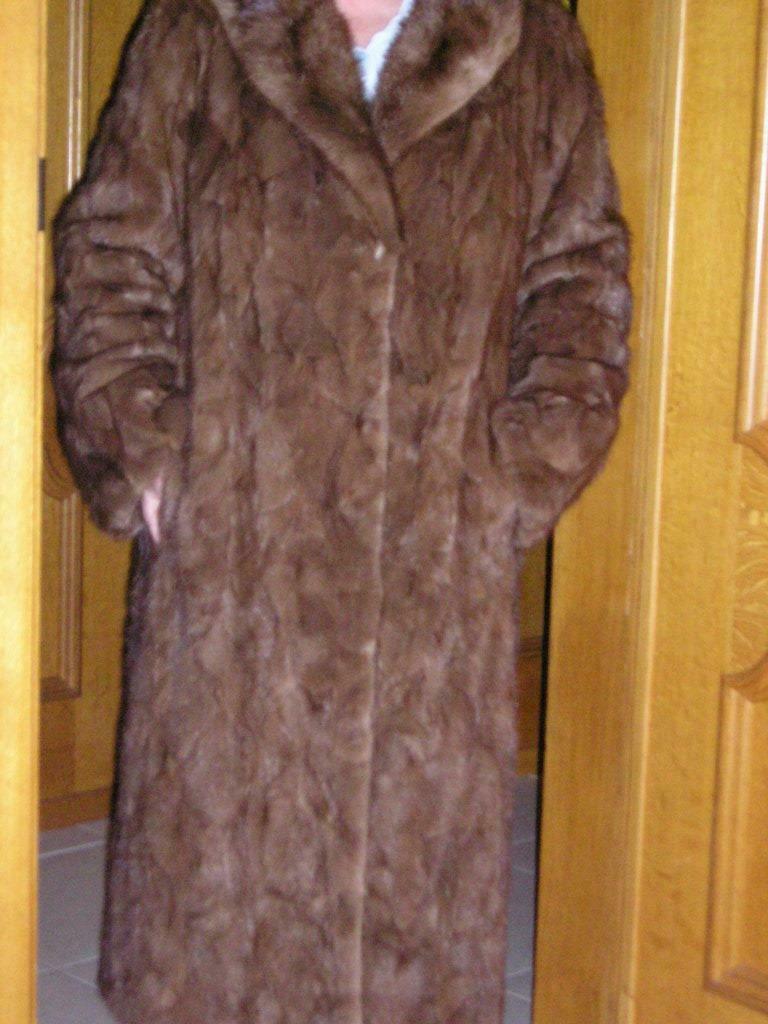Nertsmantel, Ophalen, Zo goed als nieuw, Maat 46/48 (XL) of groter, Bruin
