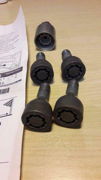 4 boulons anti vol roues nissan qashqai, Enlèvement ou Envoi, Utilisé